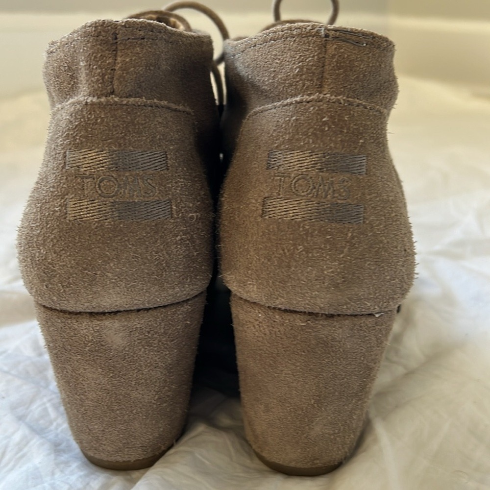 Tom's Kala Desert Wedge Shoes in Taupe Suede Tan Wedges Lace Up‎ Shoes Womens 9 - Picture 6 of 16
